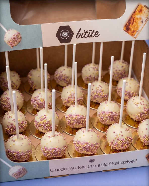 Cake-pop kūciņas baltajā šokolādē ar svētku apbērumiem — Café Bitīte