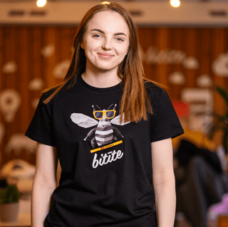 Melns T-krekls ar “Bitīte” logo (sieviešu)