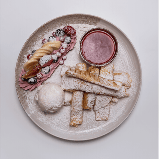 PANKŪKAS AR AVEŅU KRĒMU UN SALDĒJUMU